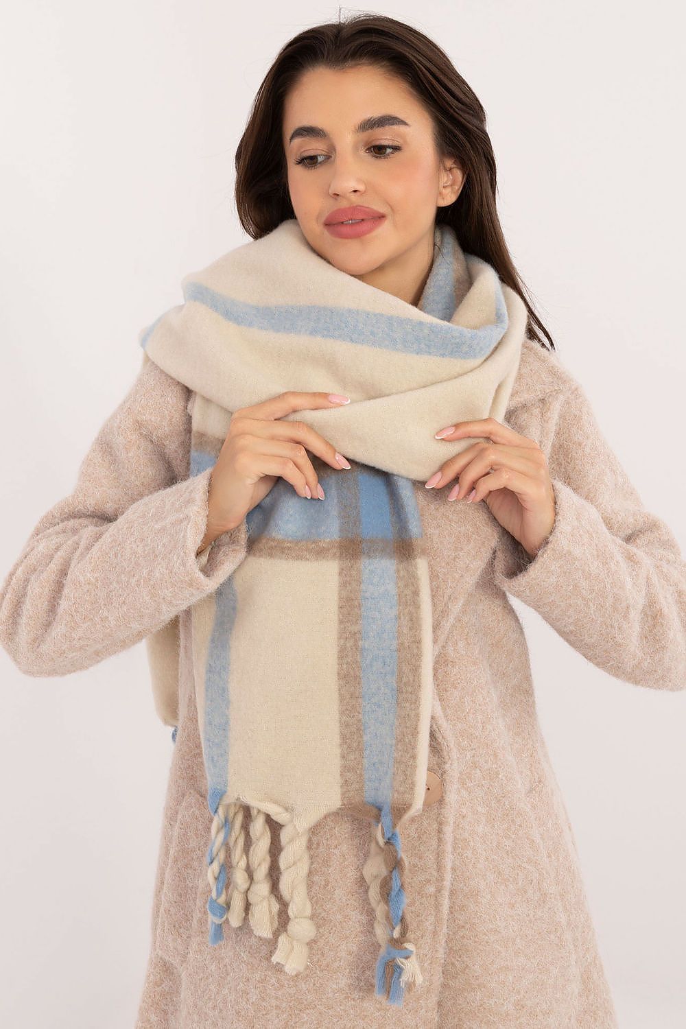 Elegant 180cm Long Check Pattern Polyester Scarf with Tassels for Winter Warmth