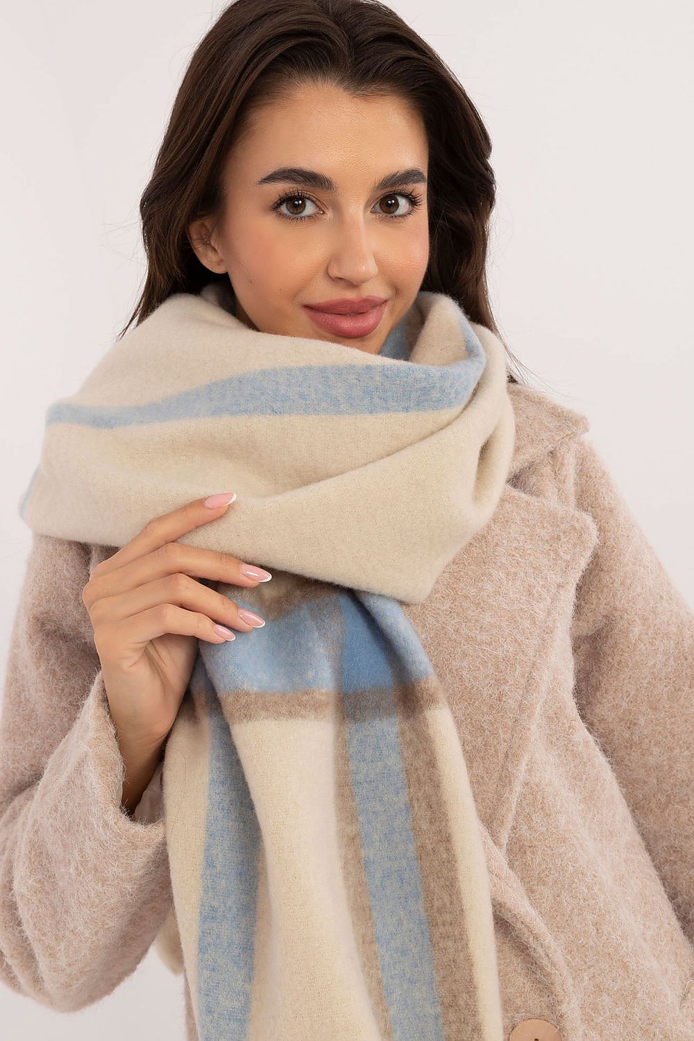 Elegant 180cm Long Check Pattern Polyester Scarf with Tassels for Winter Warmth