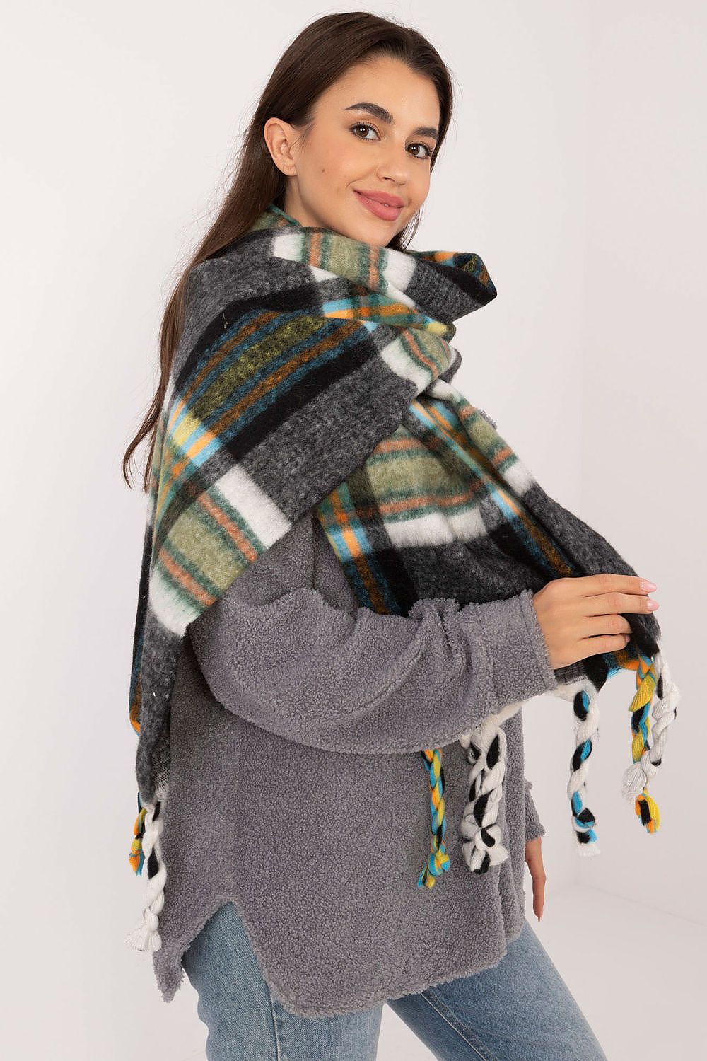 Elegant 182Cm Check Pattern Polyester Scarf with Decorative Tassels for Winter Style