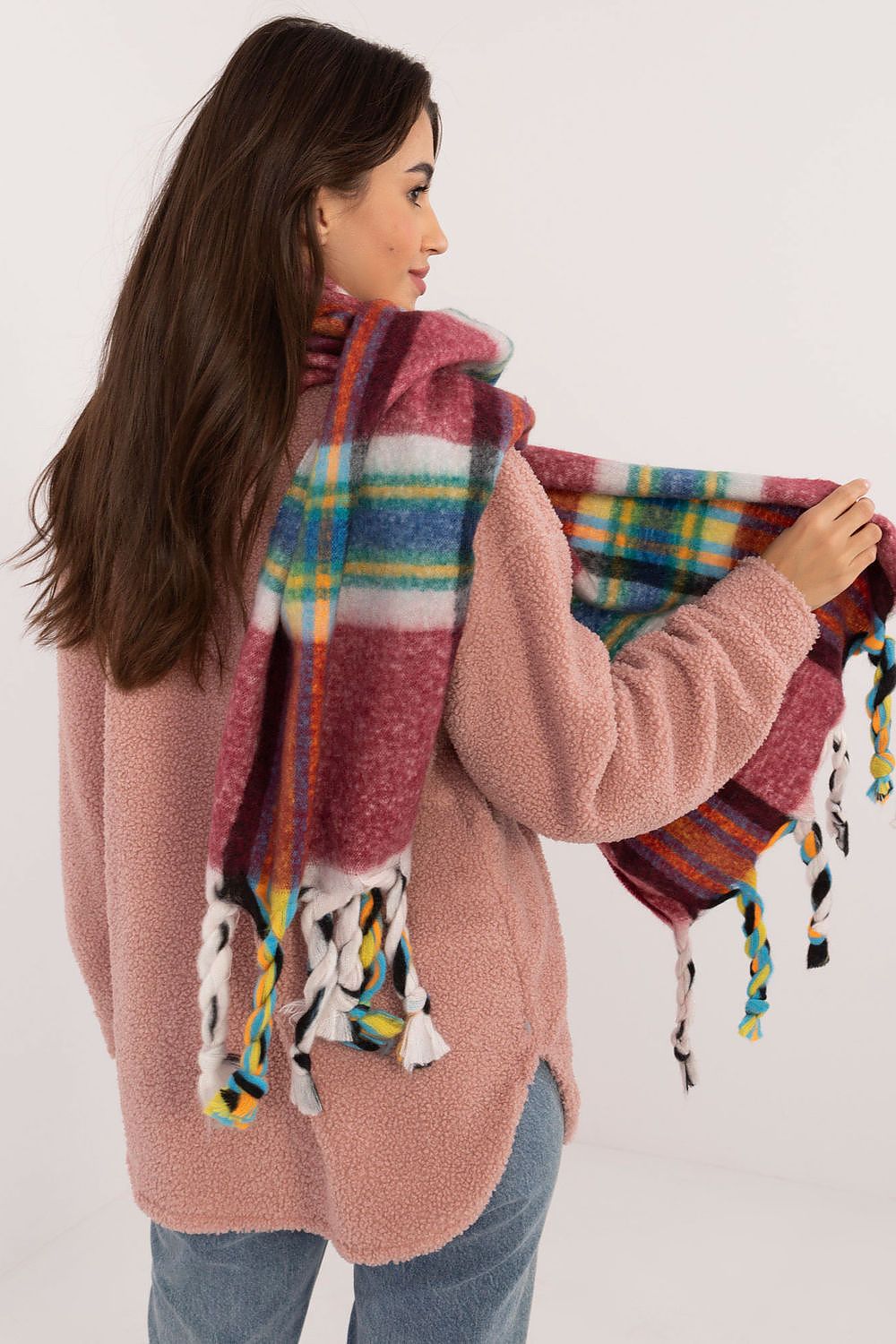 Elegant 182Cm Check Pattern Polyester Scarf with Decorative Tassels for Winter Style