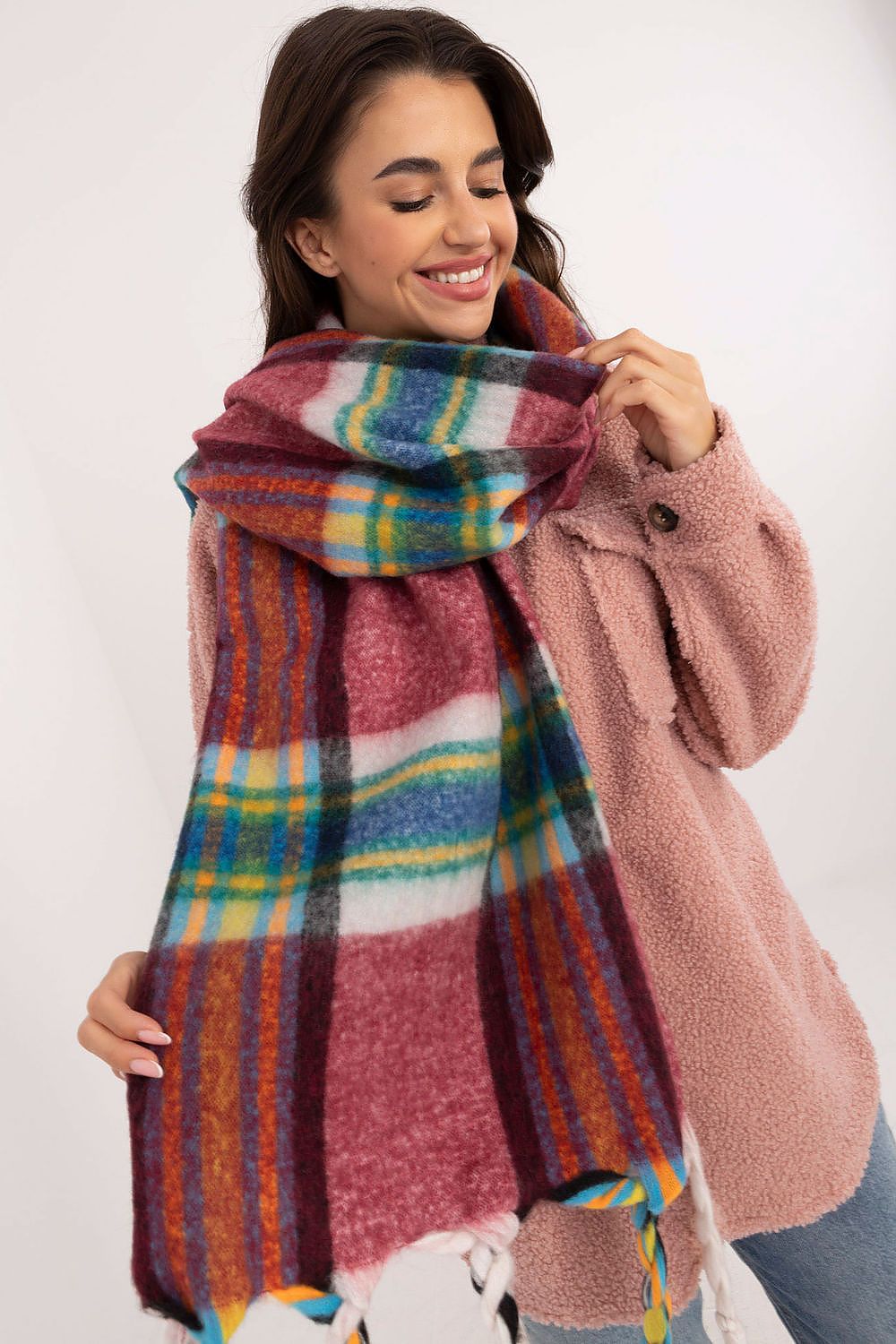 Elegant 182Cm Check Pattern Polyester Scarf with Decorative Tassels for Winter Style