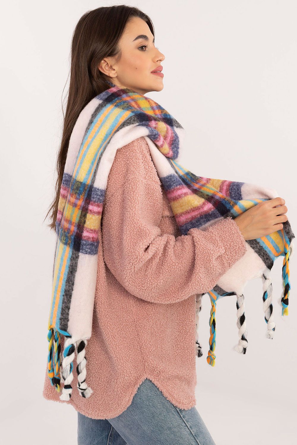 Elegant 182Cm Check Pattern Polyester Scarf with Decorative Tassels for Winter Style