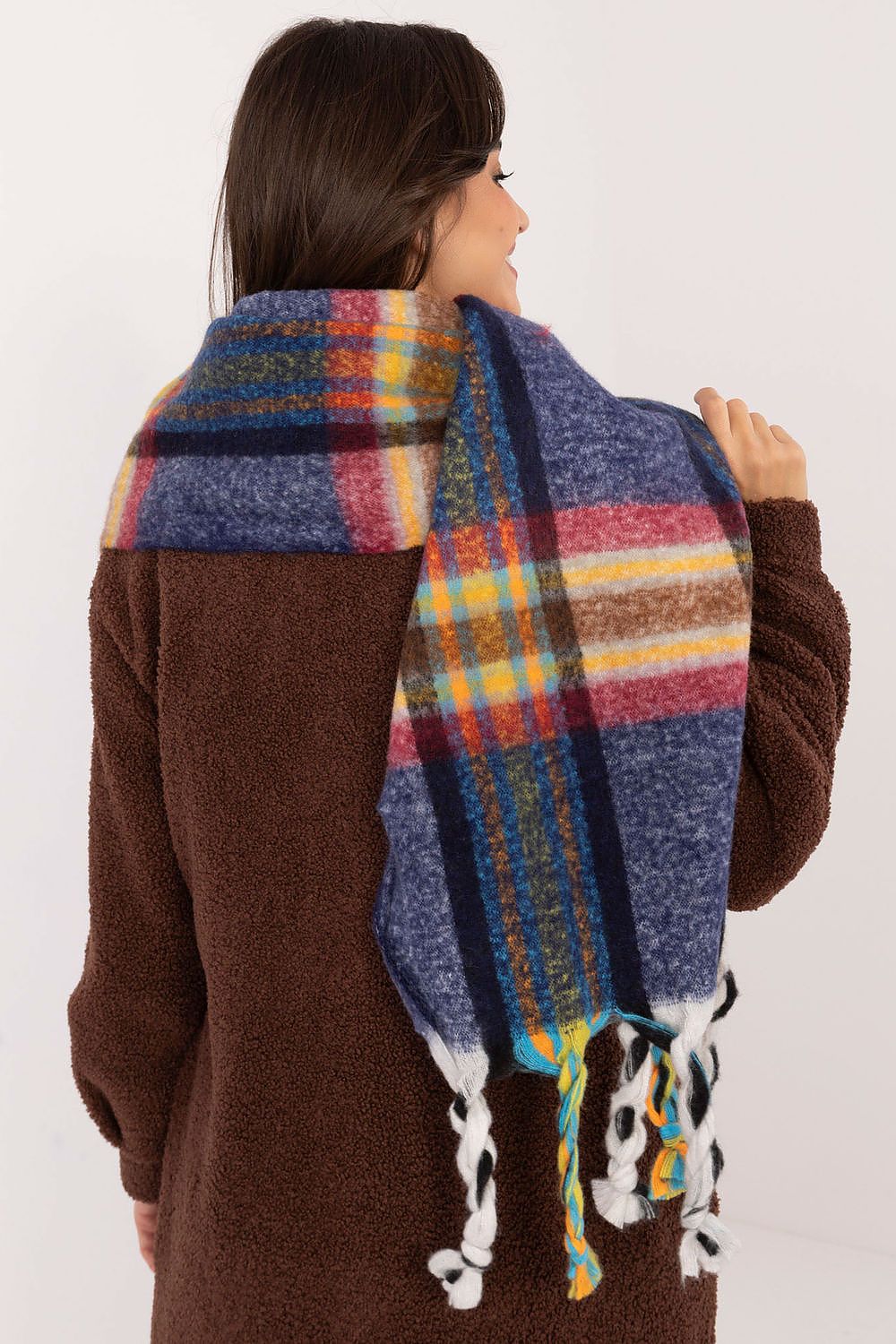 Elegant 182Cm Check Pattern Polyester Scarf with Decorative Tassels for Winter Style