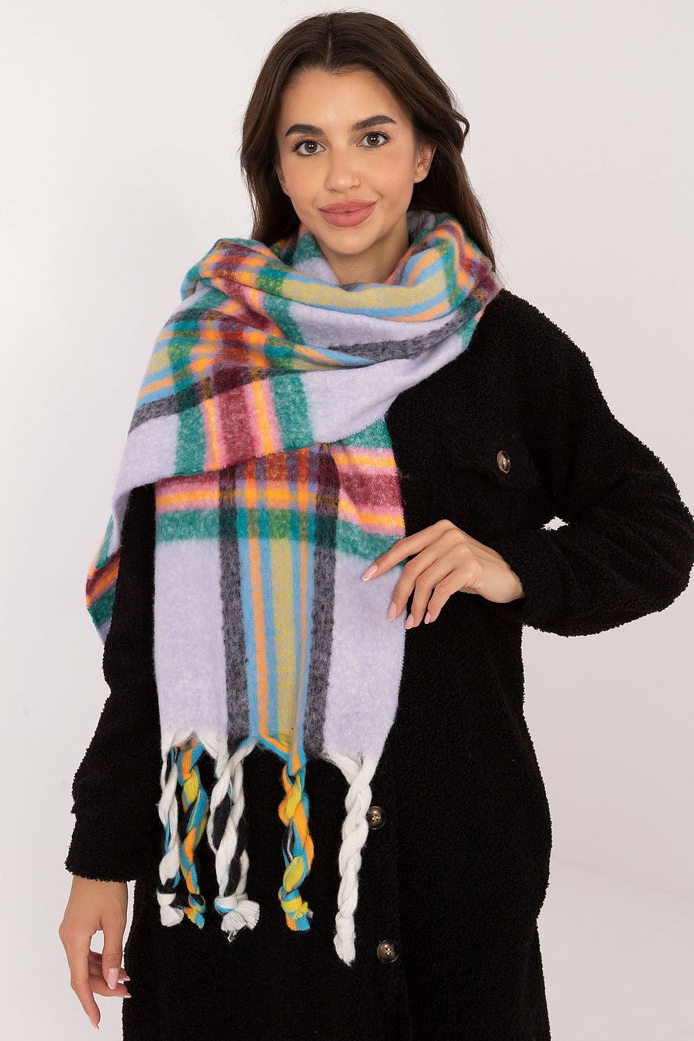 Elegant 182Cm Check Pattern Polyester Scarf with Decorative Tassels for Winter Style