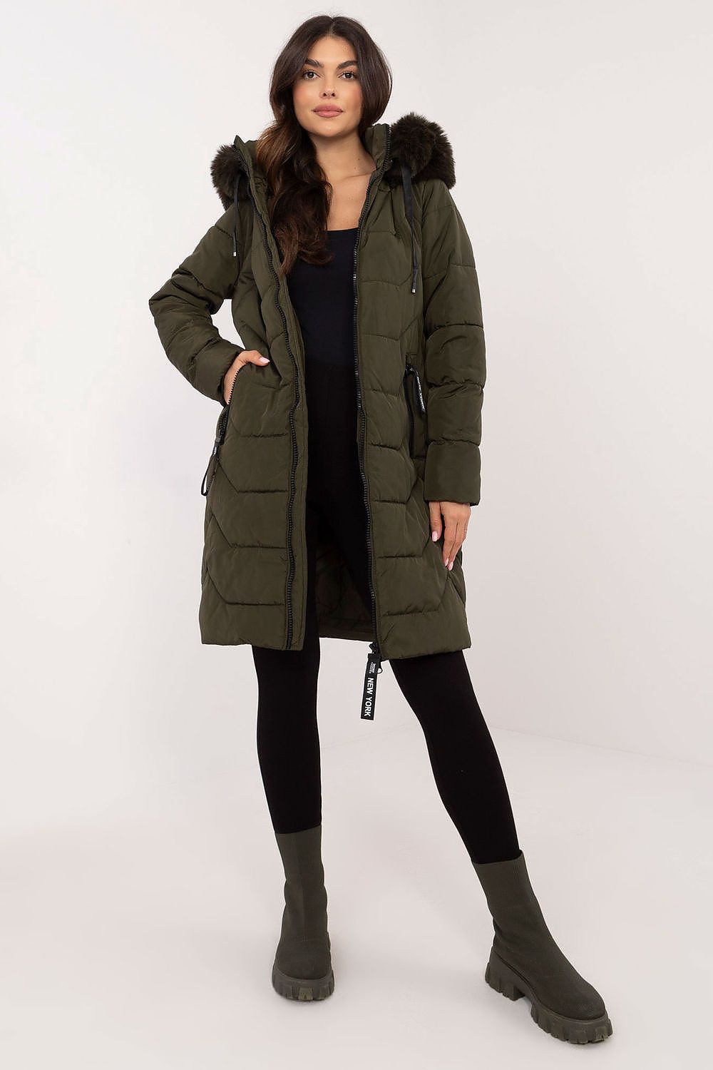 Luxury Women's Quilted Down Jacket with Detachable Fur Hood, Sizes S-XXL for Autumn/Winter