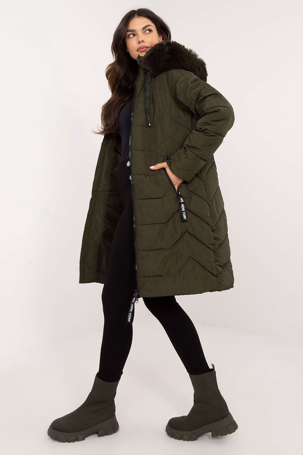 Luxury Women's Quilted Down Jacket with Detachable Fur Hood, Sizes S-XXL for Autumn/Winter