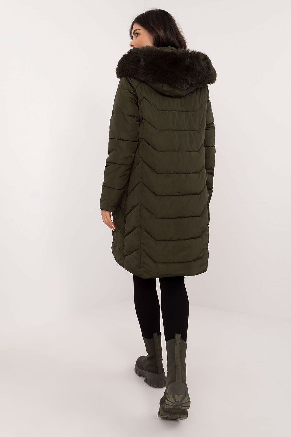 Luxury Women's Quilted Down Jacket with Detachable Fur Hood, Sizes S-XXL for Autumn/Winter