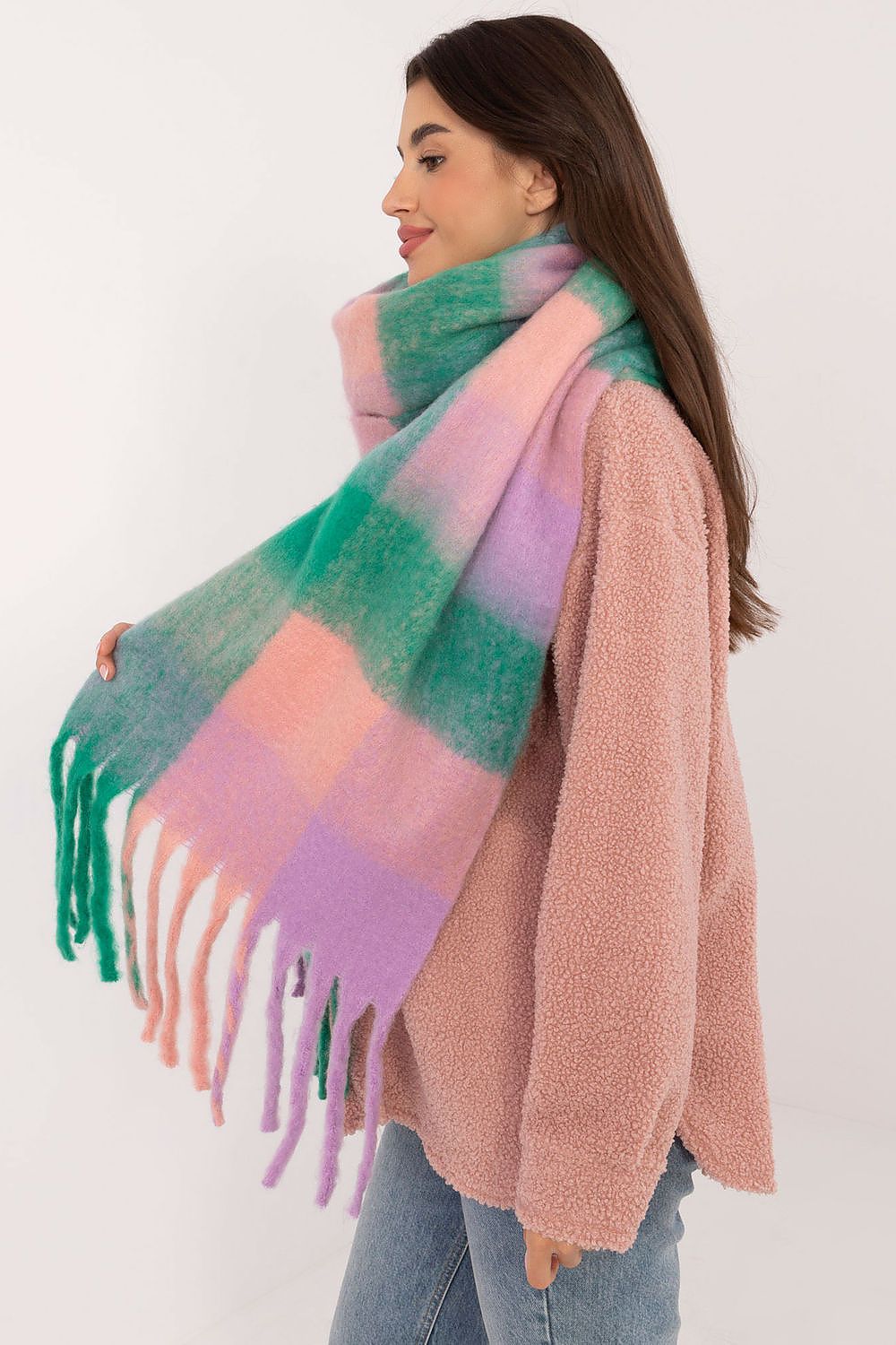 Elegant 220Cm Polyester Scarf with Classic Check Pattern and Decorative Tassels