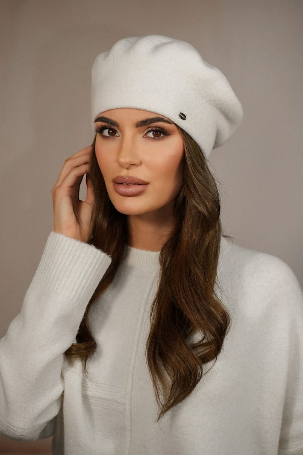 Premium Elegant Kamea Women's Wool Beret in Rich Burgundy, Classic Winter Accessory