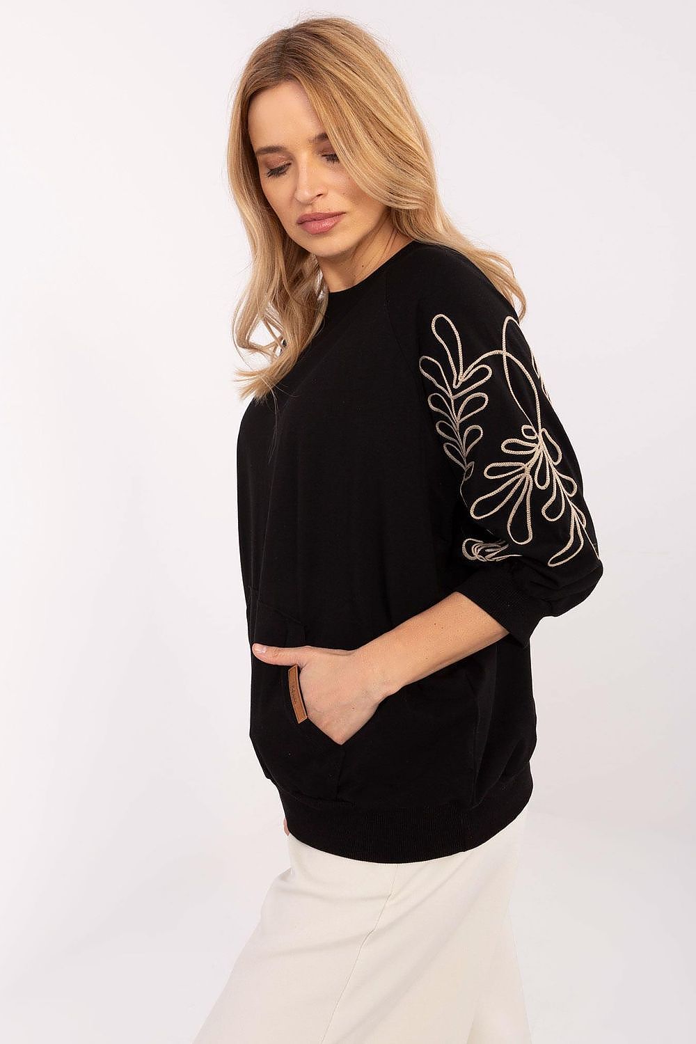 Elegant Women's 3/4 Sleeve Sweatshirt with Kangaroo Pocket, Embroidered Leaf Patterns - Size EU 0