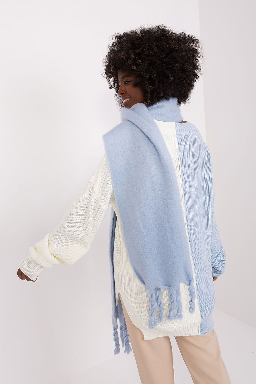 Luxurious 210 cm Long Polyester Shawl With Fringes – Chic Autumn-Winter Scarf