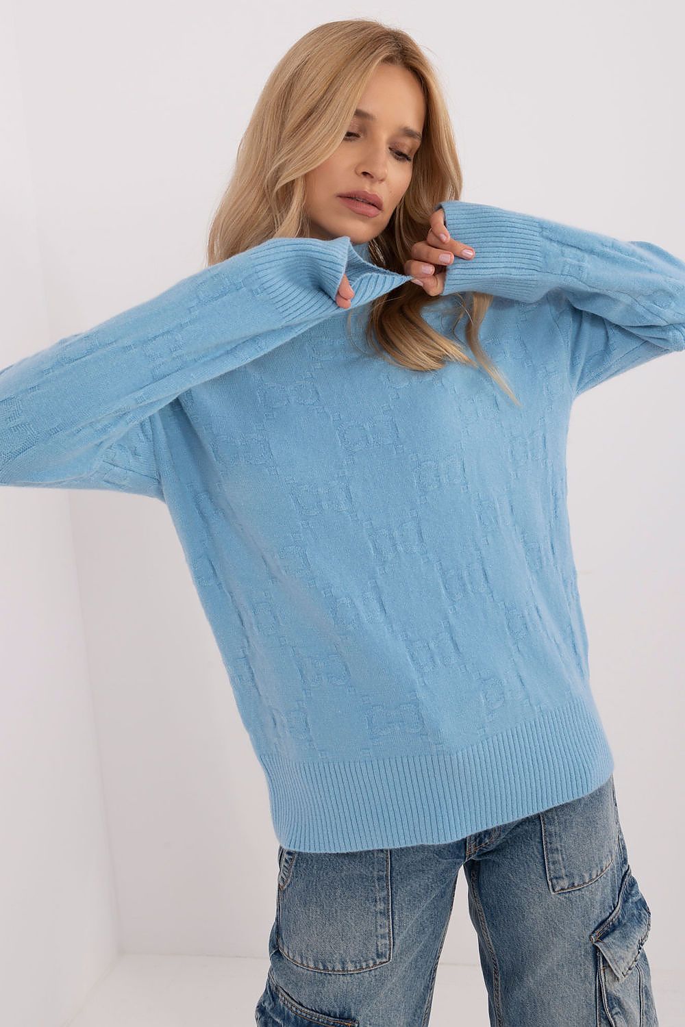 Elegant Long Sleeve Jumper with Decorative Cuffs and Distinctive Print - Classic Round Neck Sweater