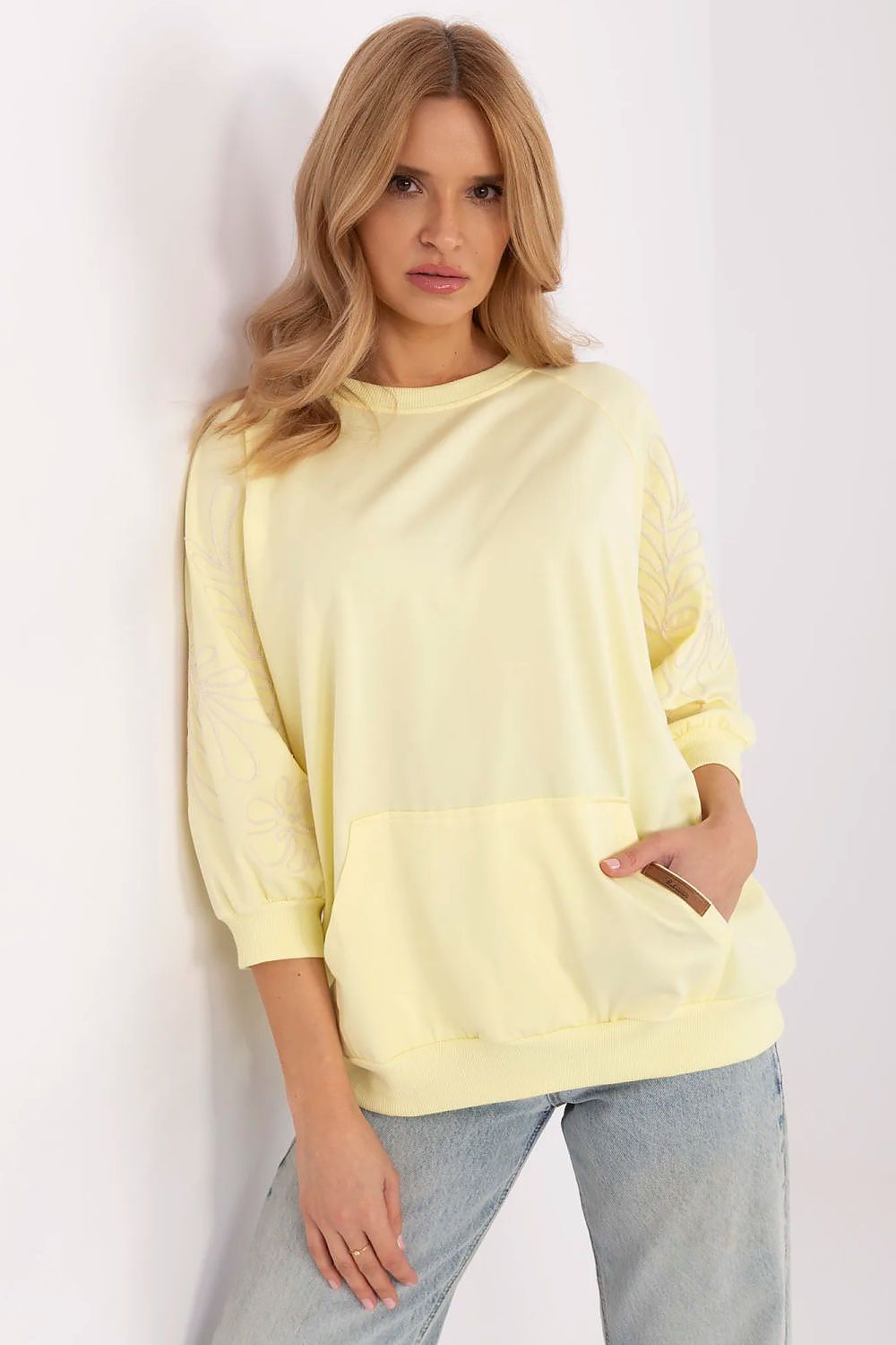 Elegant Women's 3/4 Sleeve Sweatshirt with Kangaroo Pocket, Embroidered Leaf Patterns - Size EU 0