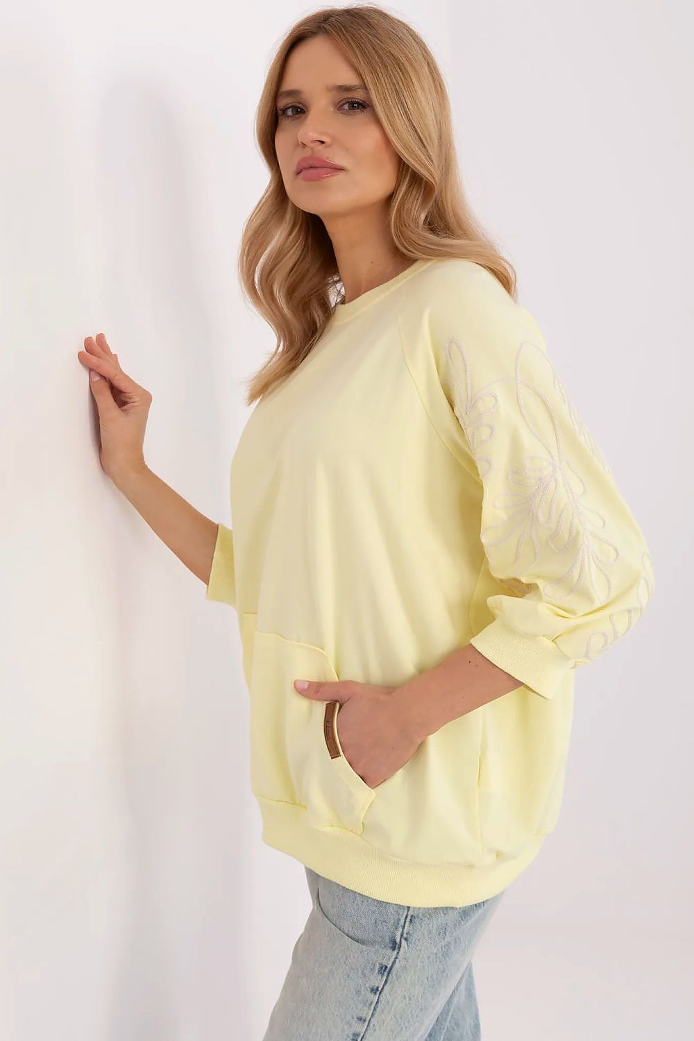 Elegant Women's 3/4 Sleeve Sweatshirt with Kangaroo Pocket, Embroidered Leaf Patterns - Size EU 0