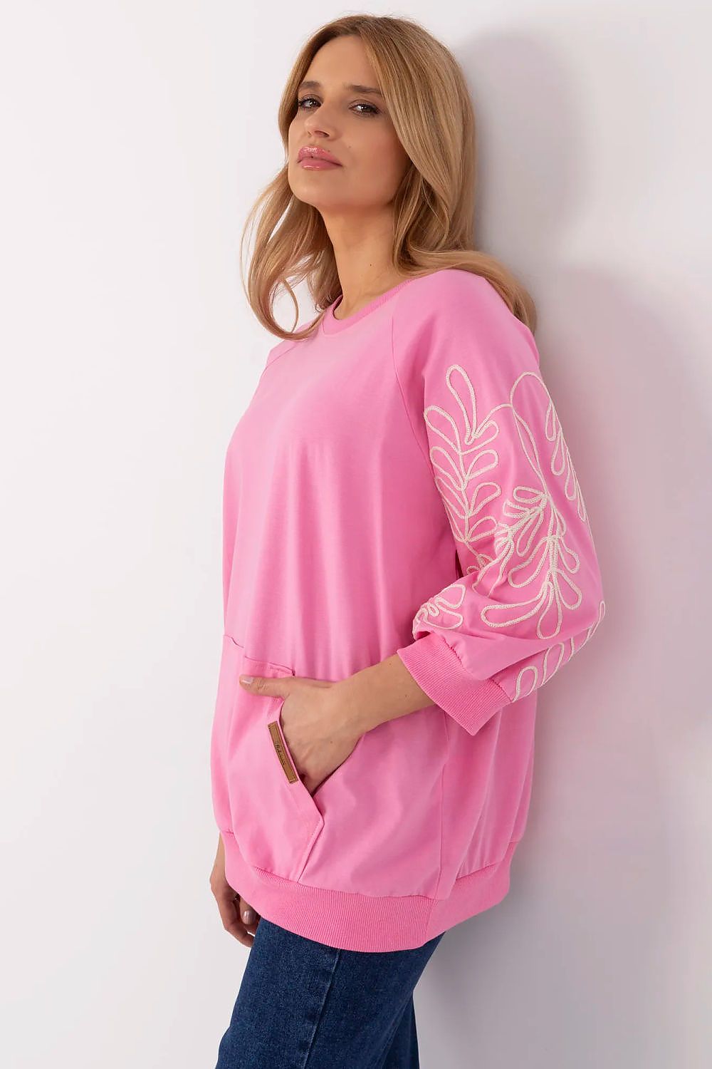 Elegant Women's 3/4 Sleeve Sweatshirt with Kangaroo Pocket, Embroidered Leaf Patterns - Size EU 0