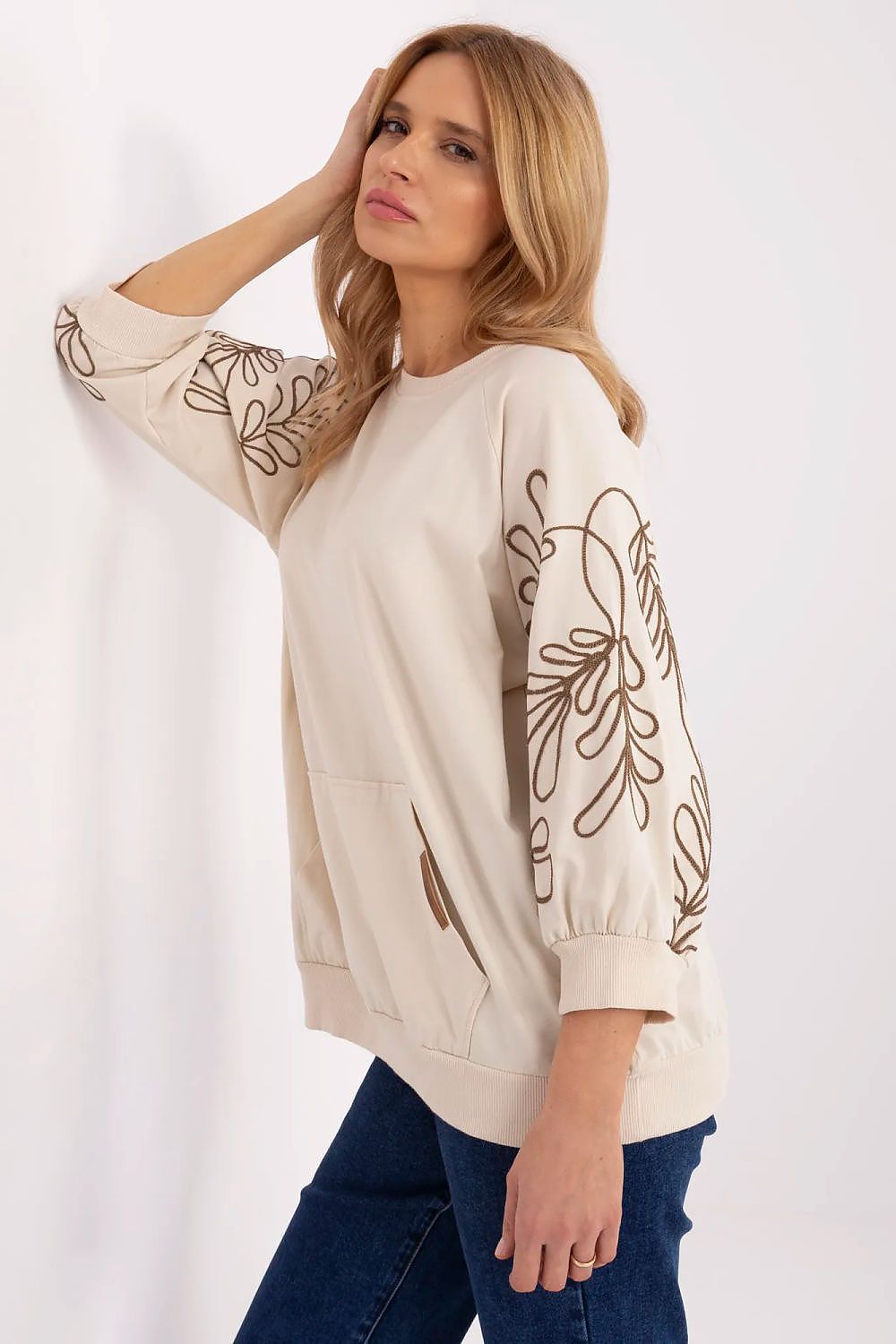 Elegant Women's 3/4 Sleeve Sweatshirt with Kangaroo Pocket, Embroidered Leaf Patterns - Size EU 0