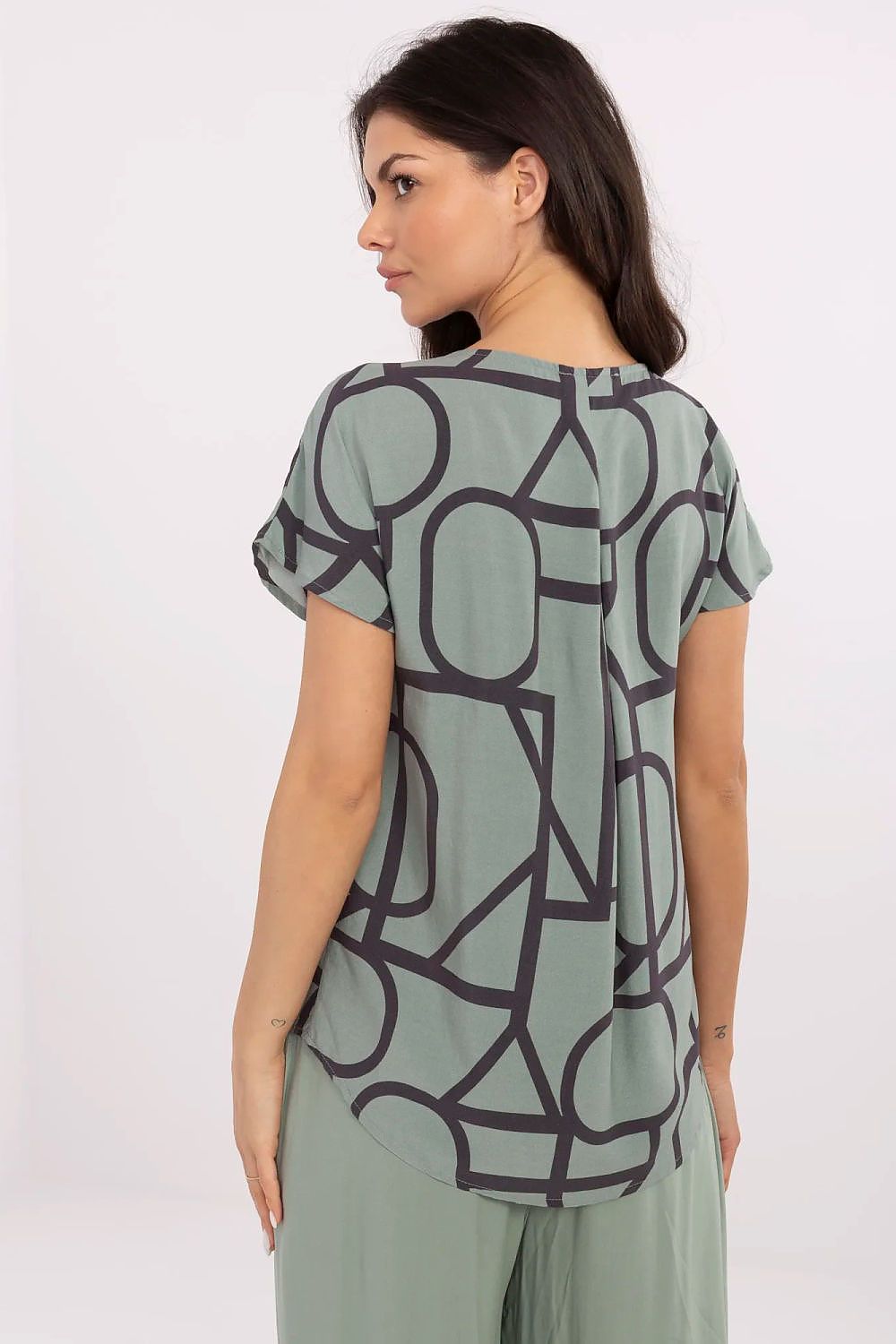 Elegant V-Neck Printed Blouse in Soft Viscose – Comfortable Everyday Style by Sublevel