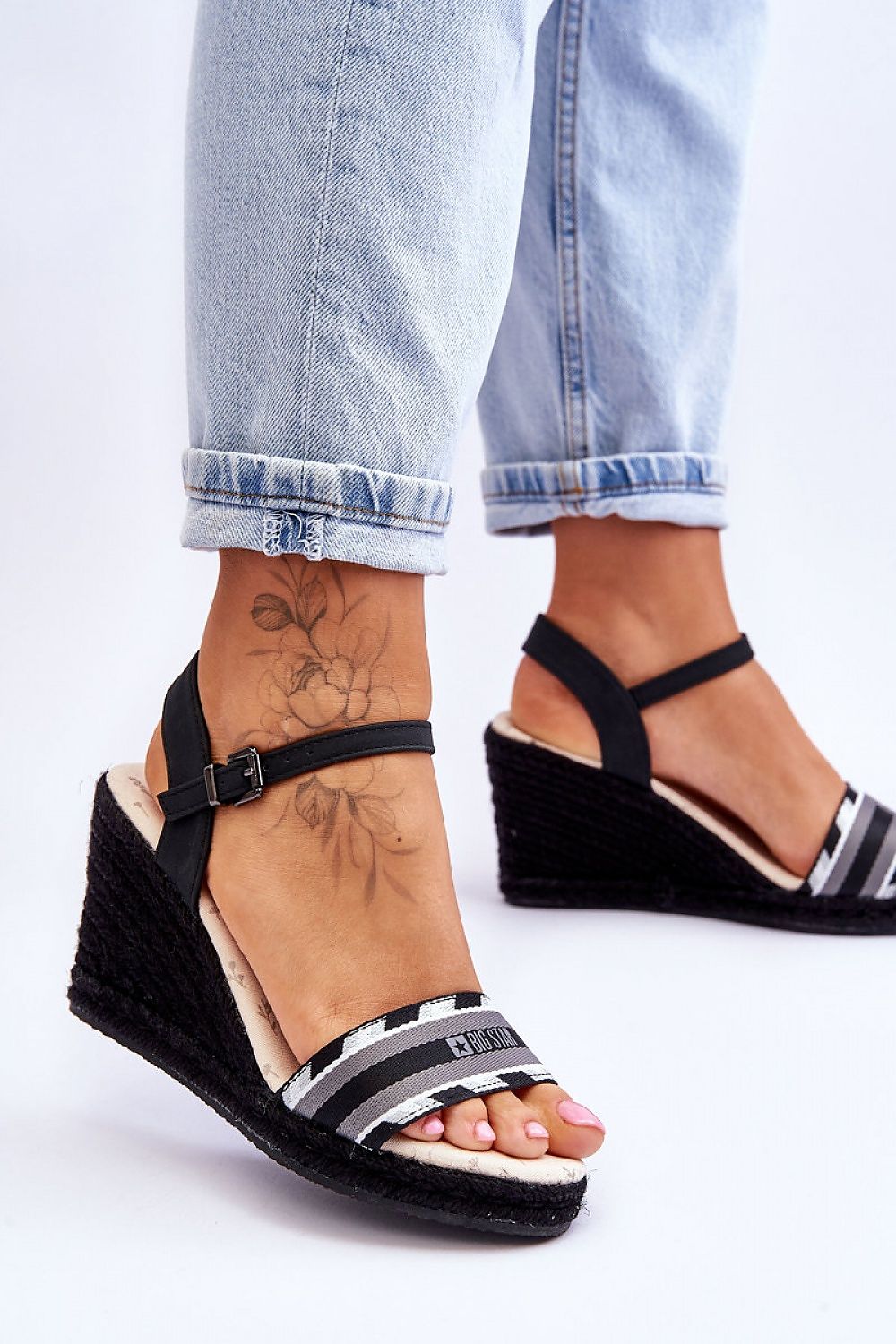 Elegant Women's Big Star Plaid Comfort Sandals with Adjustable Buckle, 9.5 cm Heel