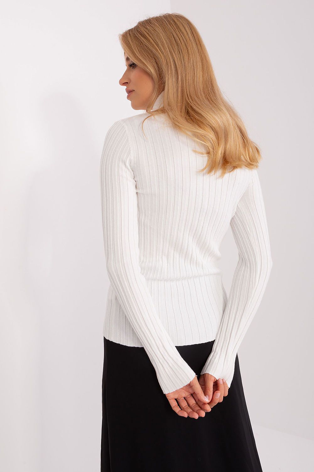 Luxury Viscose Turtleneck Sweater with Ribbed Fabric - Elegant Comfort for Work and Everyday Wear