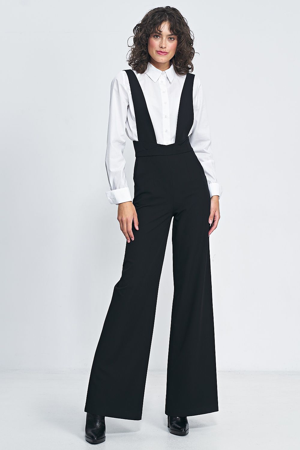 High-Waisted Jumpsuit with Suspenders and Pockets | Vintage-Inspired Wide Leg Design