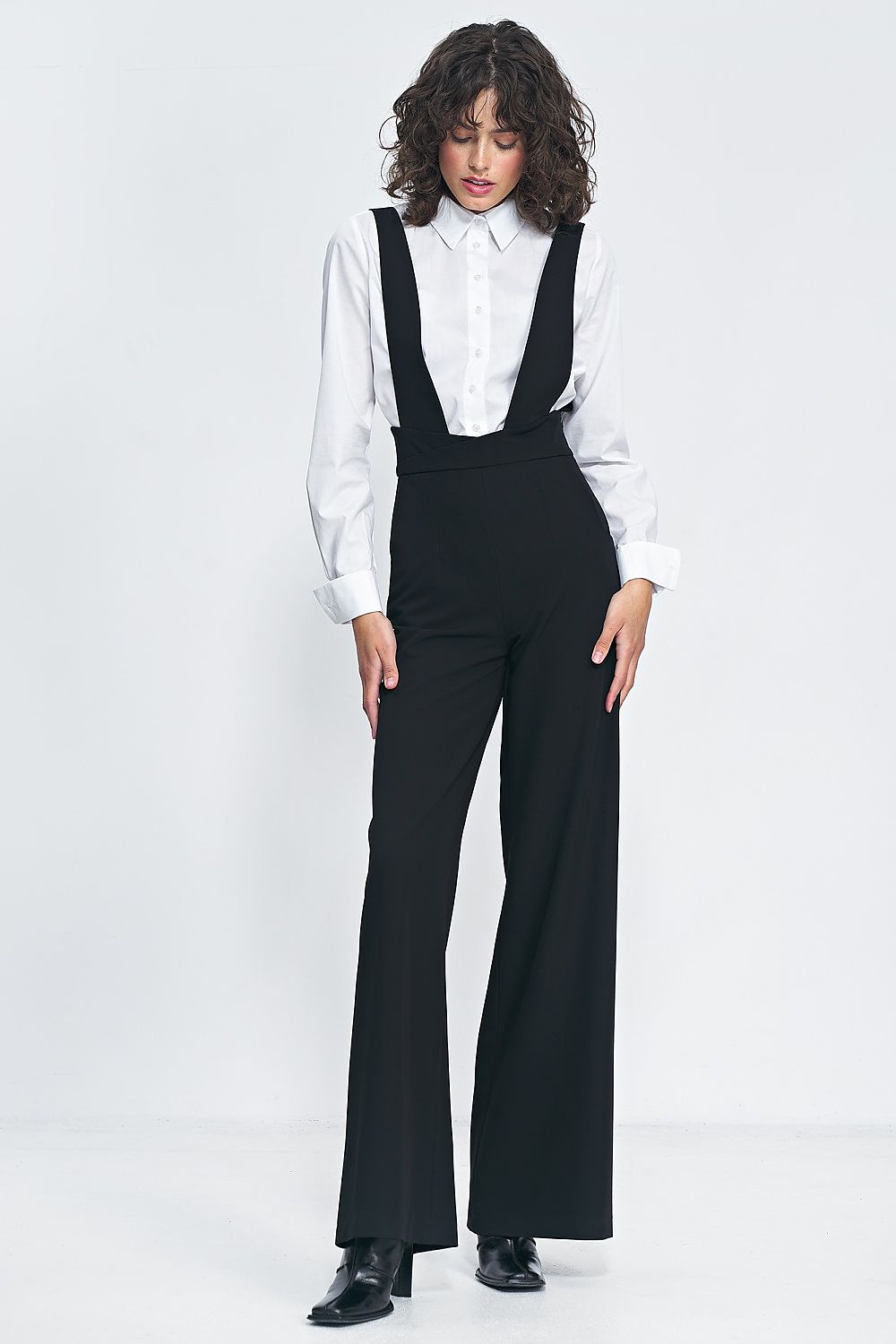 High-Waisted Jumpsuit with Suspenders and Pockets | Vintage-Inspired Wide Leg Design