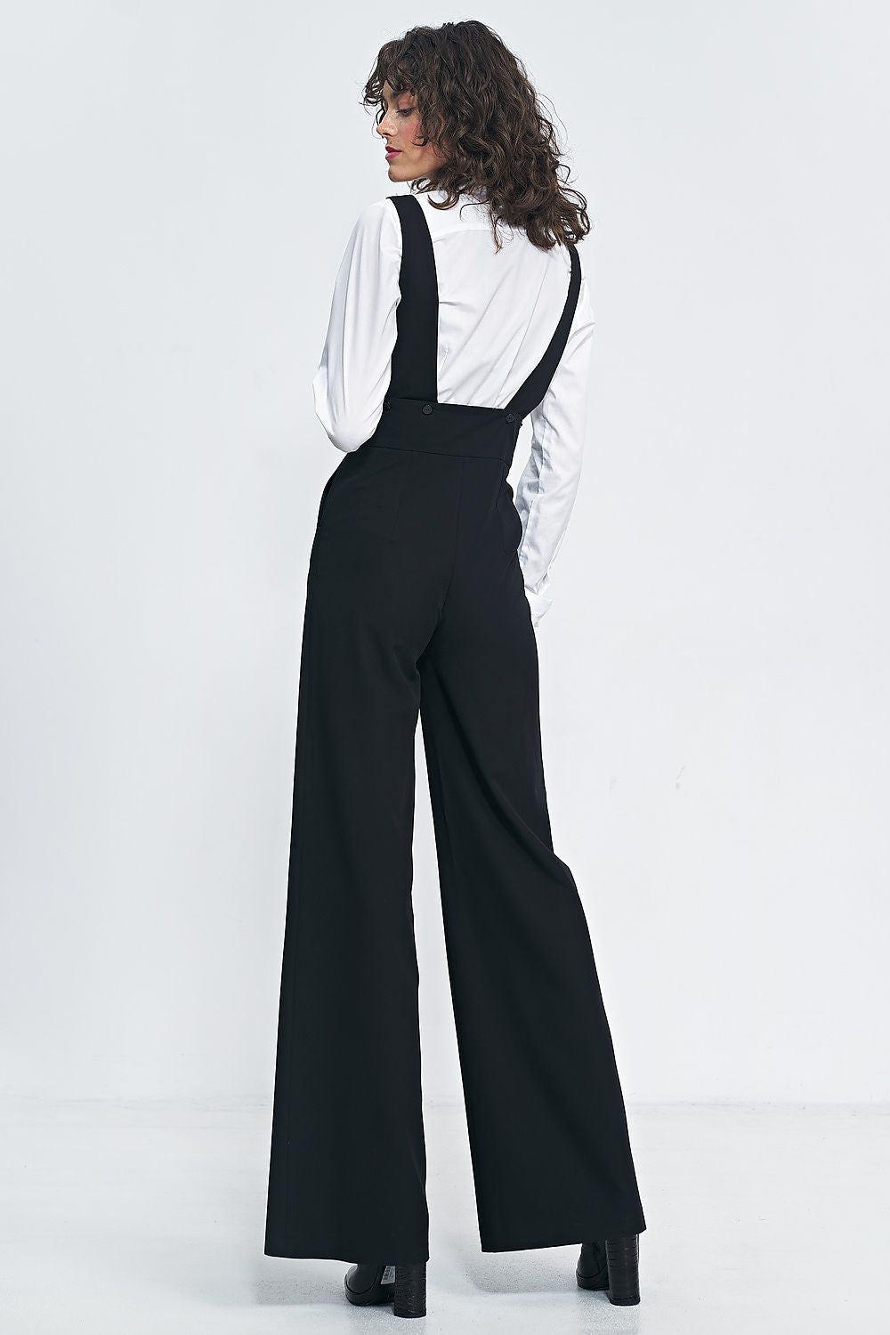High-Waisted Jumpsuit with Suspenders and Pockets | Vintage-Inspired Wide Leg Design