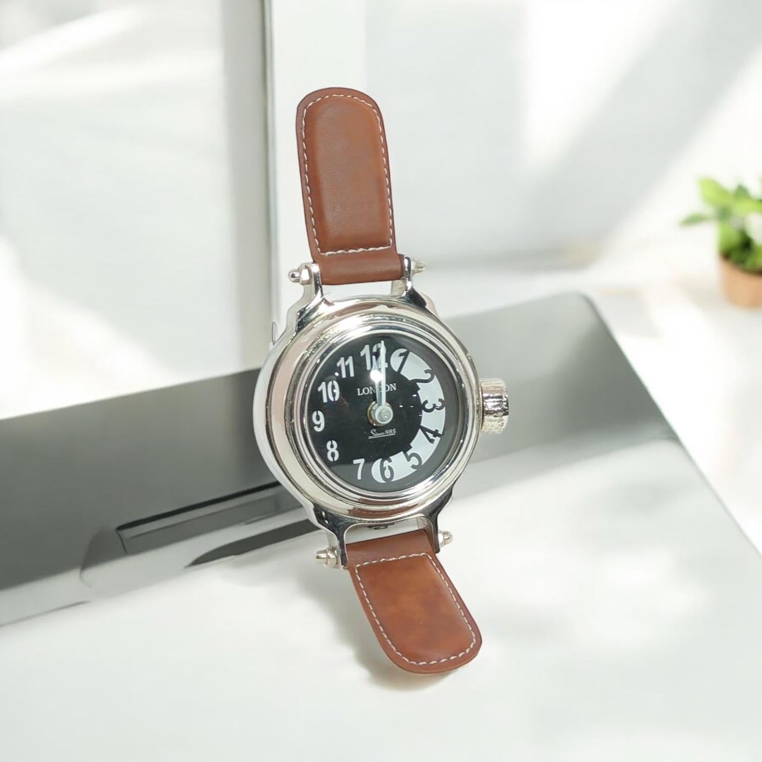 TABLE CLOCK