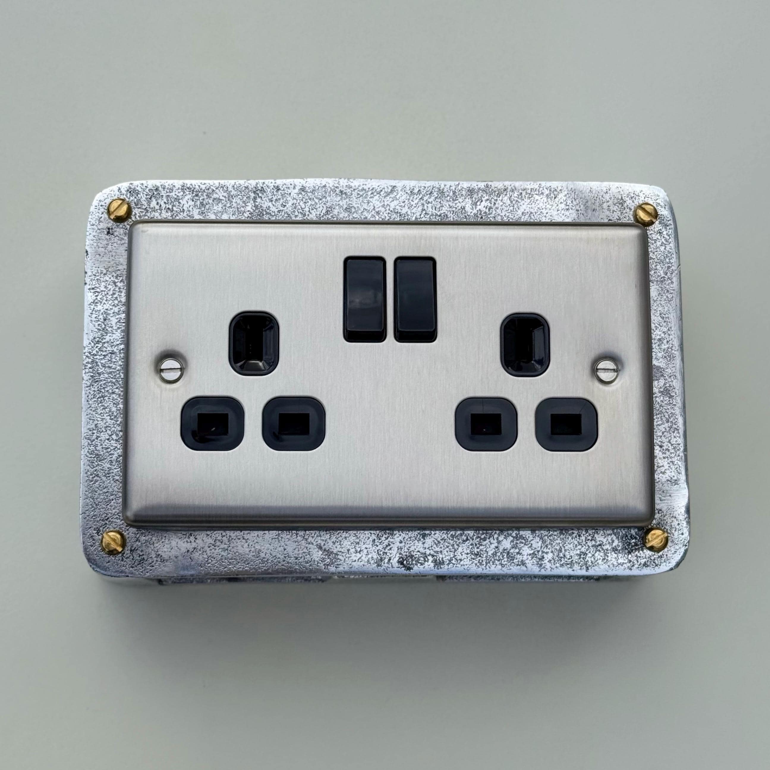Brushed Steel Double Switched 13A Power Socket 230V 2 Gang 2G Socket Cast Metal Conduit Switch Industrial