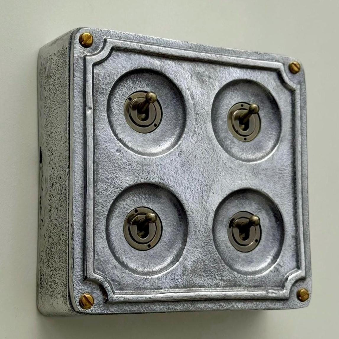 4 Gang 2 Way Solid Cast Metal Surface Mounting Conduit Light Switch Industrial