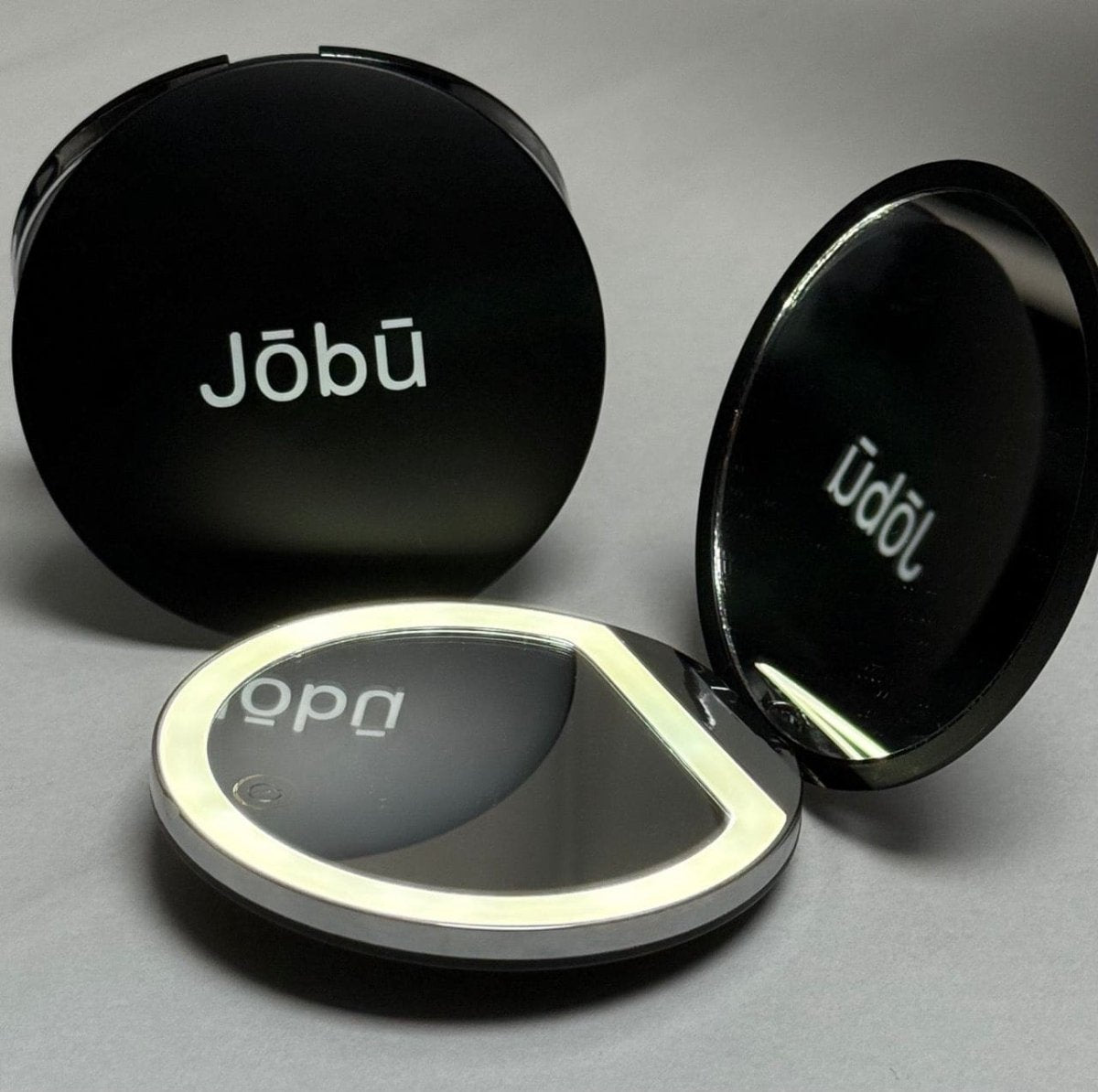 Kawai - LED Travel Cosmetic Mirror - Zestio