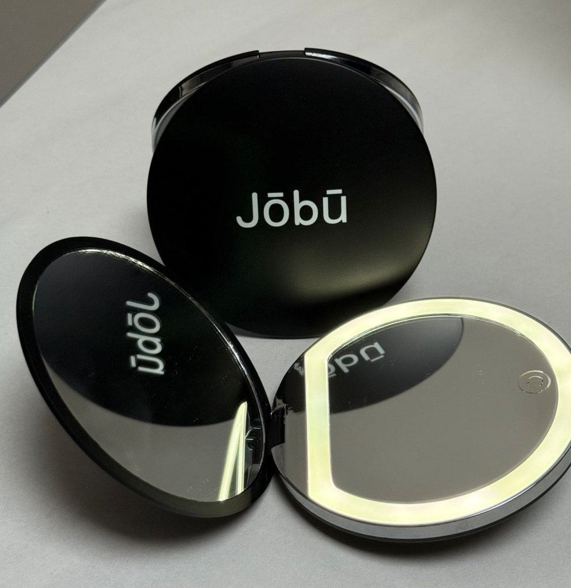 Kawai - LED Travel Cosmetic Mirror - Zestio