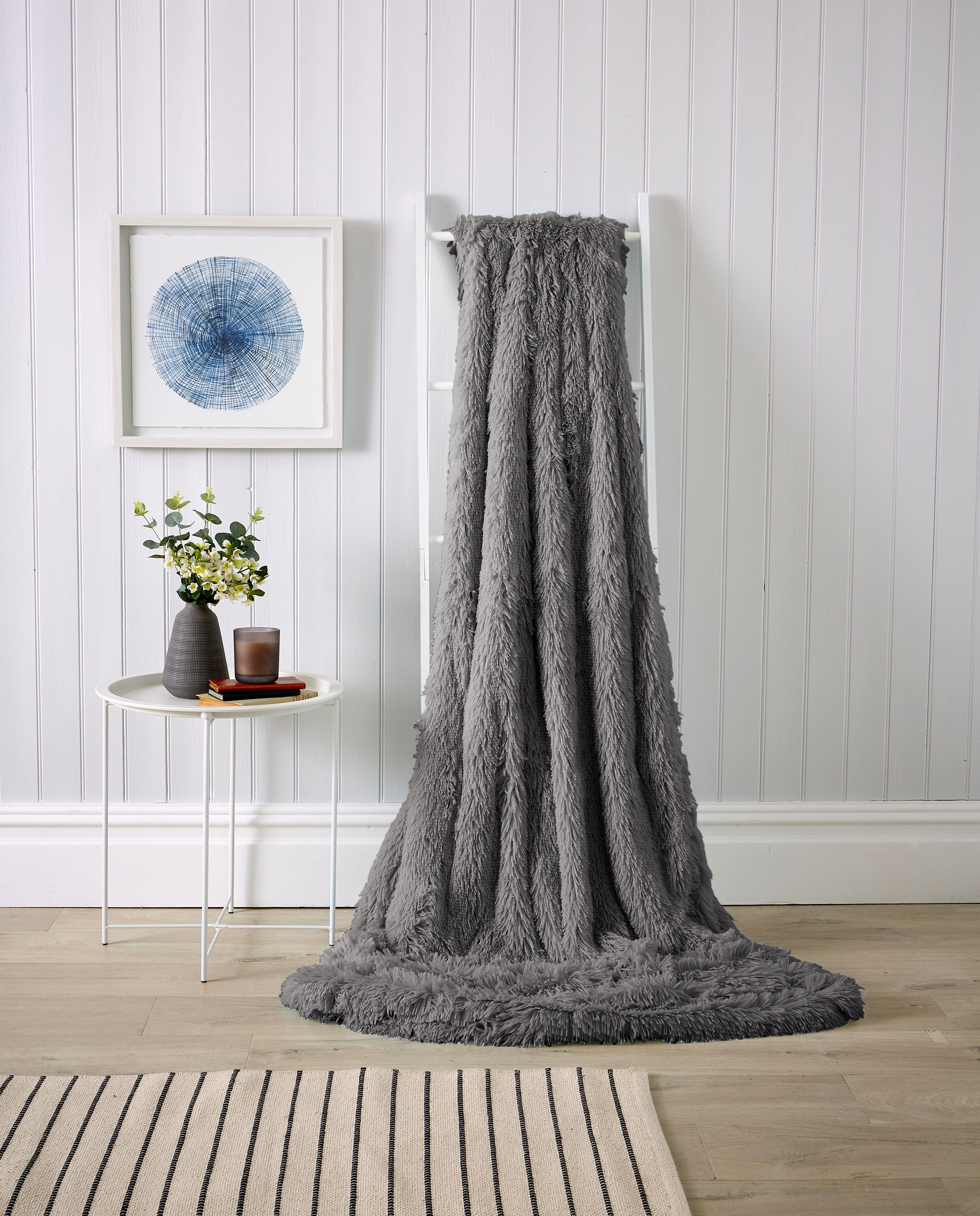 OLIVIA ROCCO Oversized Chunky Soft Fleece Blanket Fluffy Faux Fur Throw for Bed and Sofa in Calming Colours Ultra Cozy Texture
