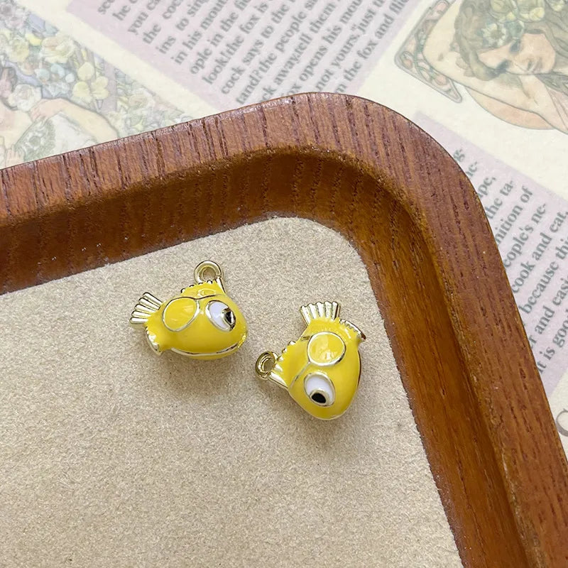 Ocean Tropical Striped Color Block Small Fish Pendant Alloy Enamel DIY Handmade Small Charms Beaded Jewelry
