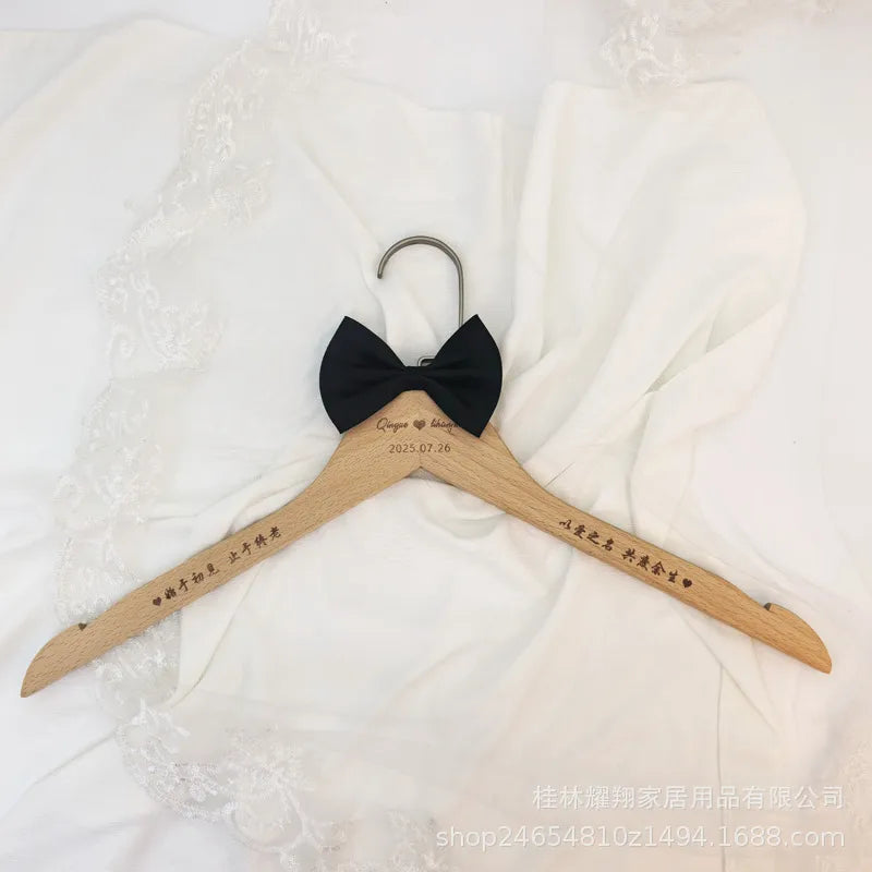 Wedding Dress Clothes Hanger Wooden Carved No Trace For Brides Grooms Modern Simple Style Butterfly Knot Logo Engraving