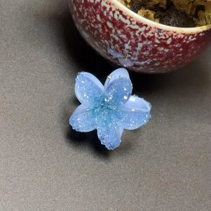 Elegant Classic Style Women's Flower Resin Hair Claws