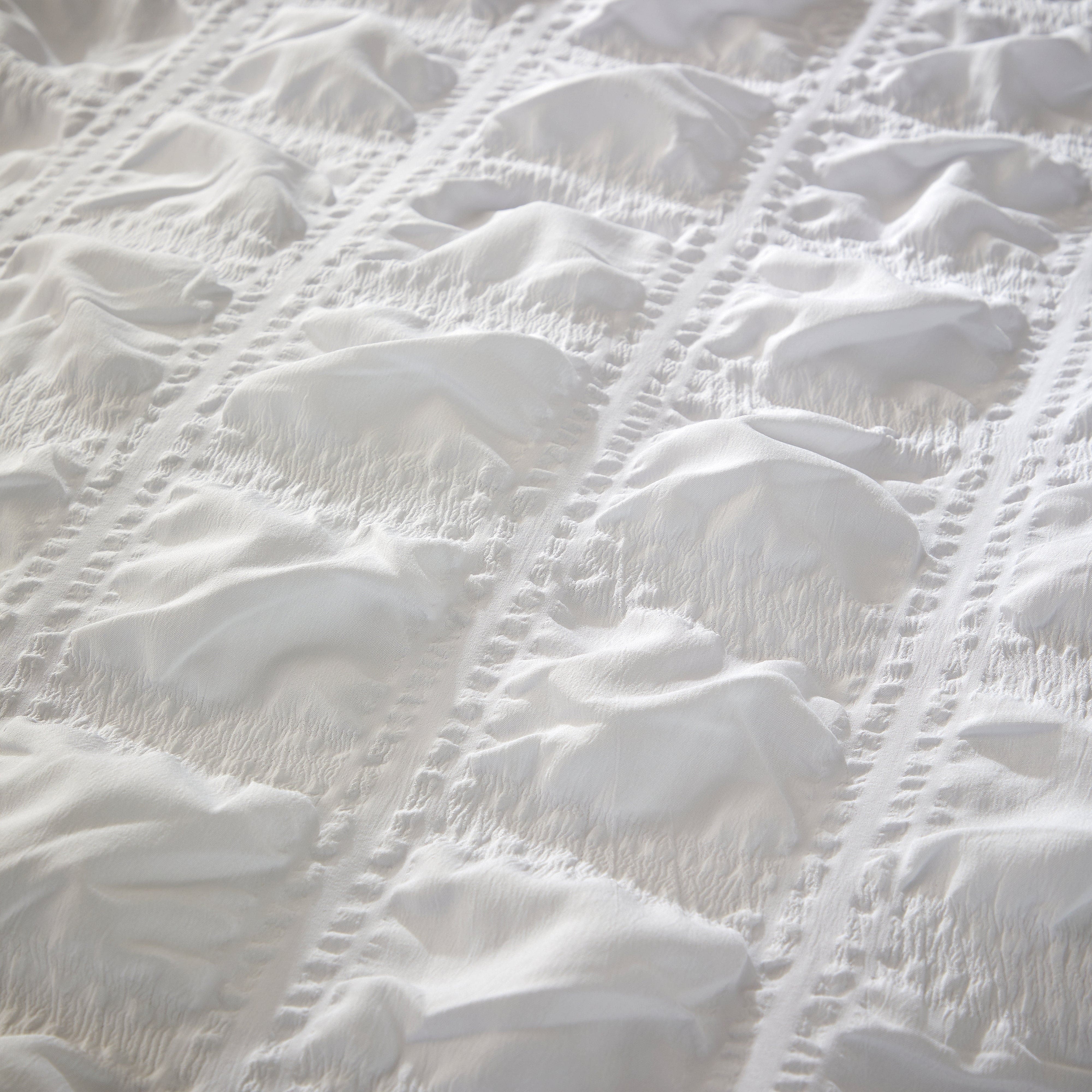 OLIVIA ROCCO Duvet Cover Set Microfibre Quilted White With Pillowcases Easy Care Bedding For Bedroom Soft Luxurious Feel