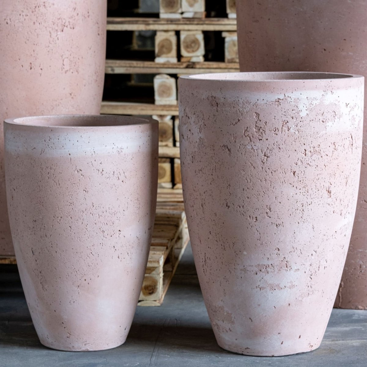 Vessara | Blushstone – 52cm Large Tall Concrete Planter – 15L Decorative Vase Pot - Zestio