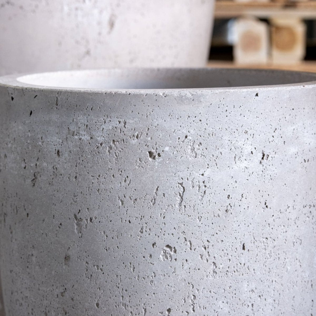 Vessara | Truffle – 75cm Extra Large Tall Concrete Planter – 61L Round Plant Pot - Zestio