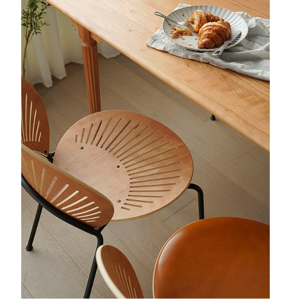 A Set of 2 Conker Dining Chair, Solid Wood