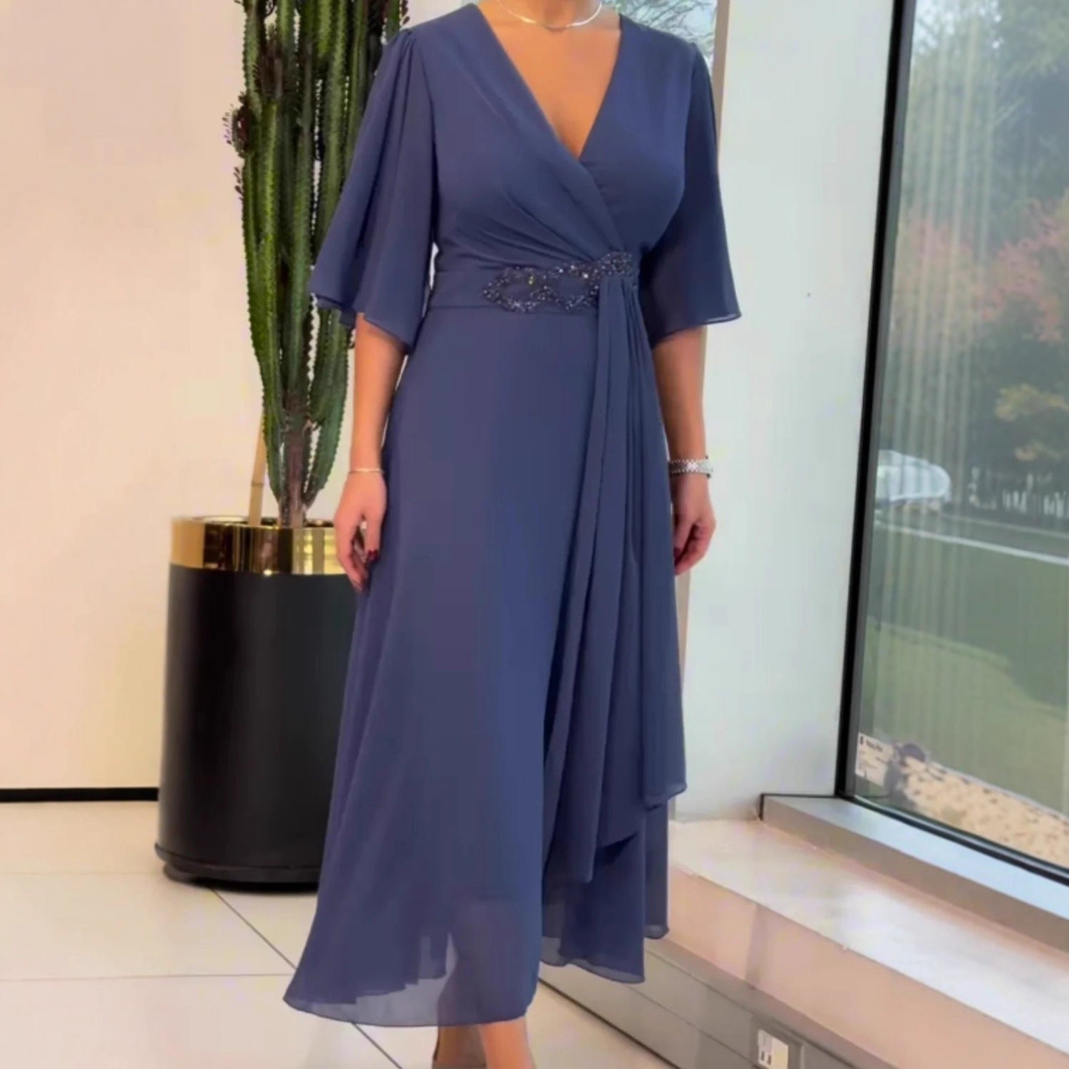 Fashionable New V-neck Pleated Women's Dress