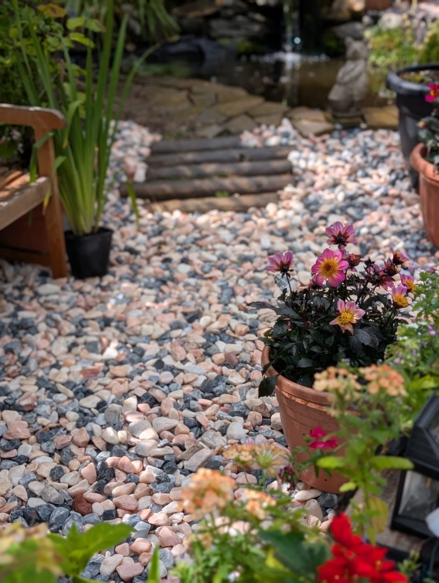 20 - 50mm Polar Pink Marble Pebbles - Zestio