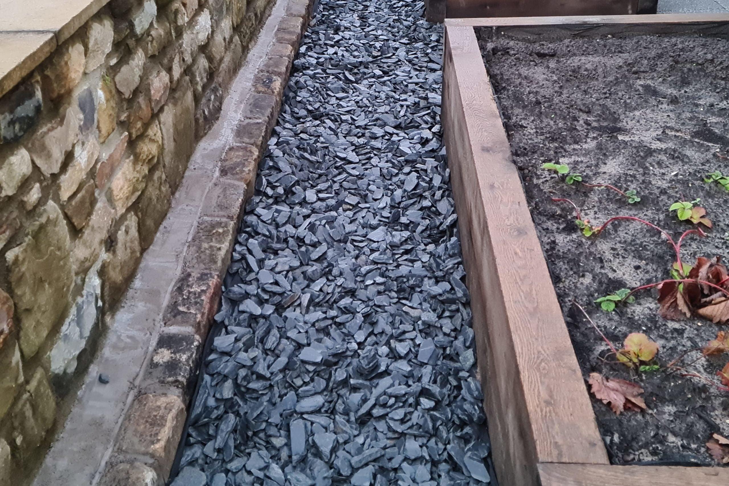 40mm Blue Slate Chippings