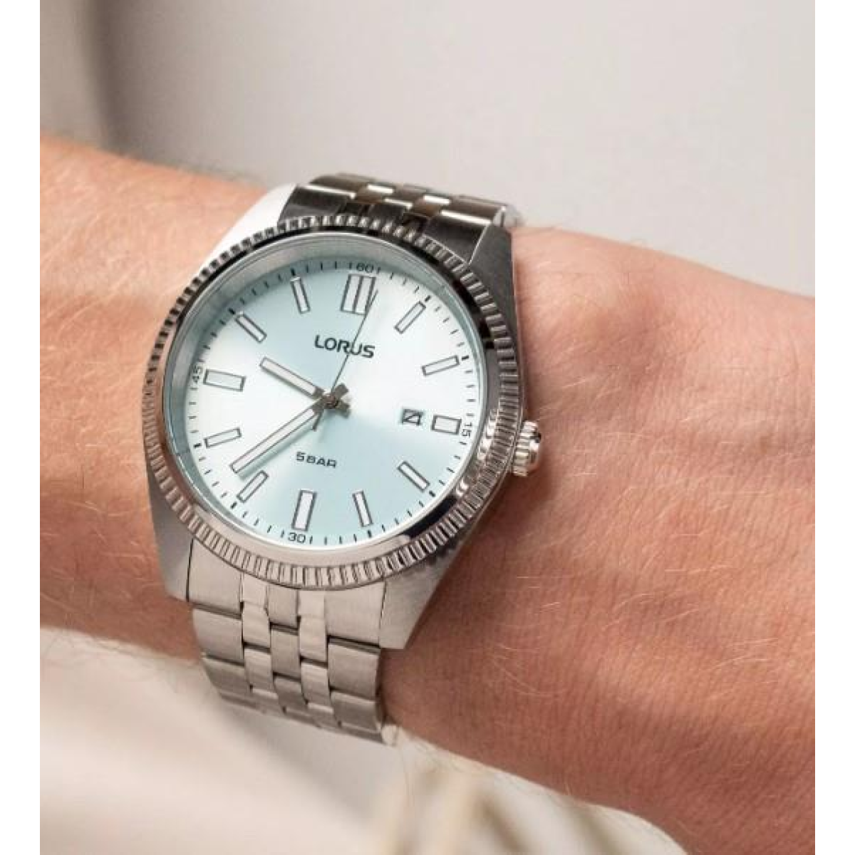 Lorus Mens Sports Date 42mm Light Blue Sunray Dial With Stainless Steel Bracelet Watch