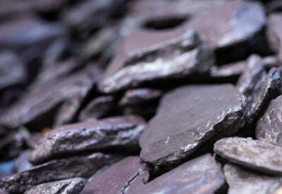 40mm Plum Slate Chippings - Zestio