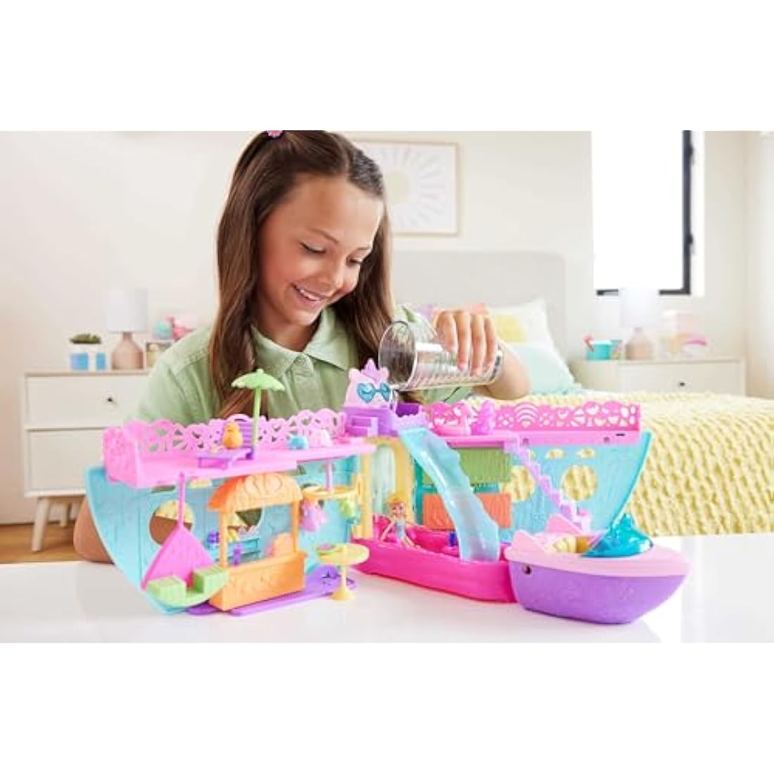 Polly Pocket Portable Boat Playset with Water Play & Color-Change Accessories, Unicorn Dream Cruise Includes 1 Doll & 23 Total Pieces