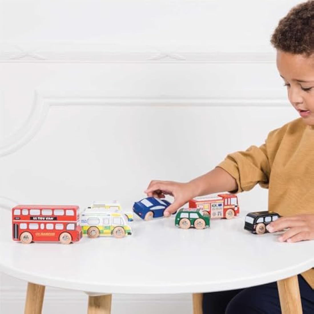 Le Toy Van - Iconic Wooden London Themed Toy Car Play Set - Set 7 Pieces | Play Vehicle Role Play Toys - Suitable For 2 Year Old +