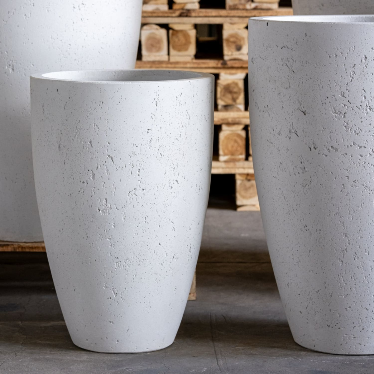 Vessara | White Mist – 68cm Extra Large Tall Concrete Vase Planter – 61L Indoor & Outdoor Decorative Plant Pot