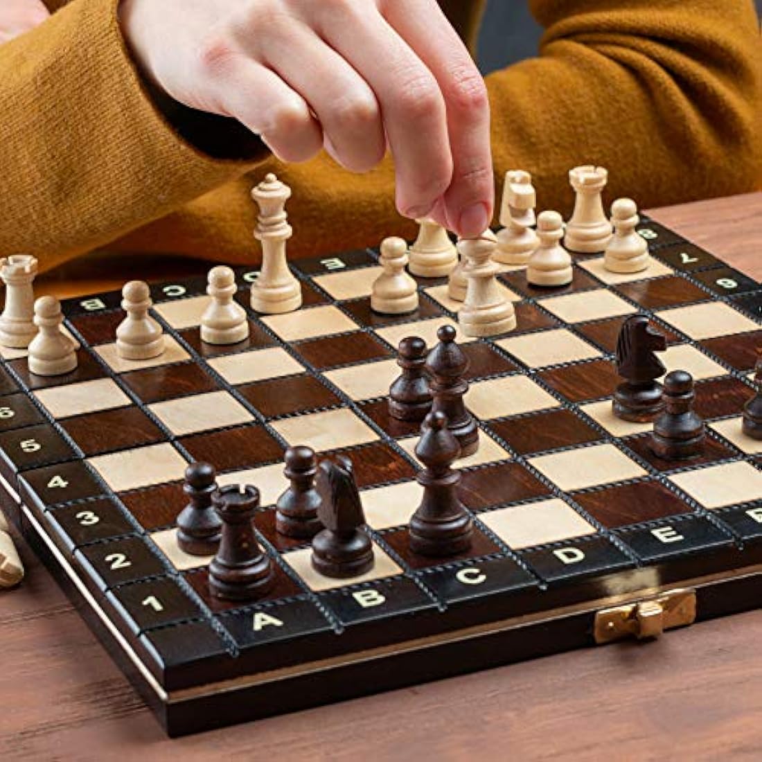 Master of Chess Magnetic Wooden Chess Set with Pieces 26 cm / 10 in - Handcrafted Small Portable Chess Board Game for Adults and Kids