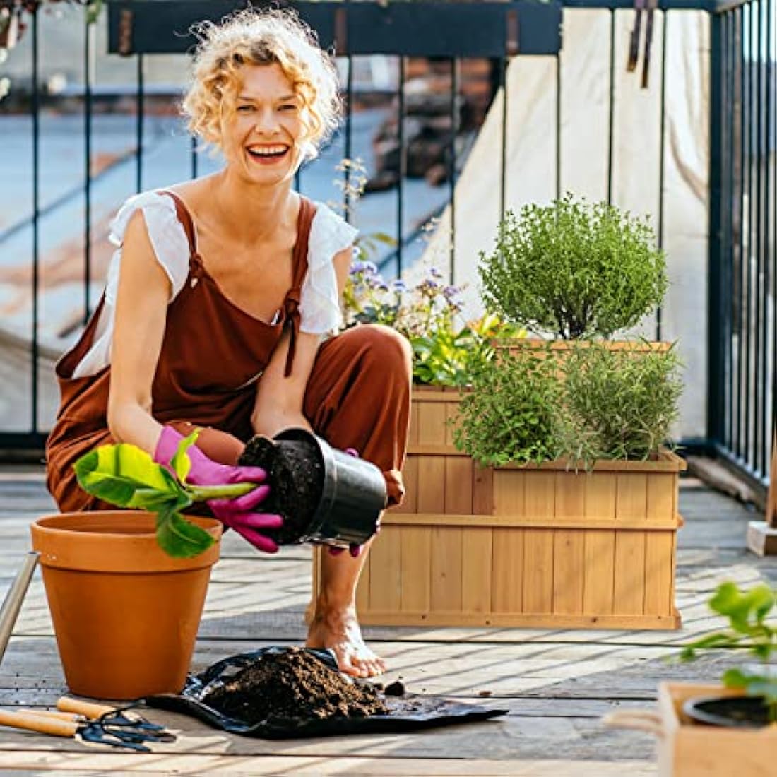 Relaxdays Raised Flowerbed, Tiered, 4 Planter Boxes, Herbs, Garden, Balcony, Terrace, Wooden, HWD: 61x81x81 cm, Natural, Wood