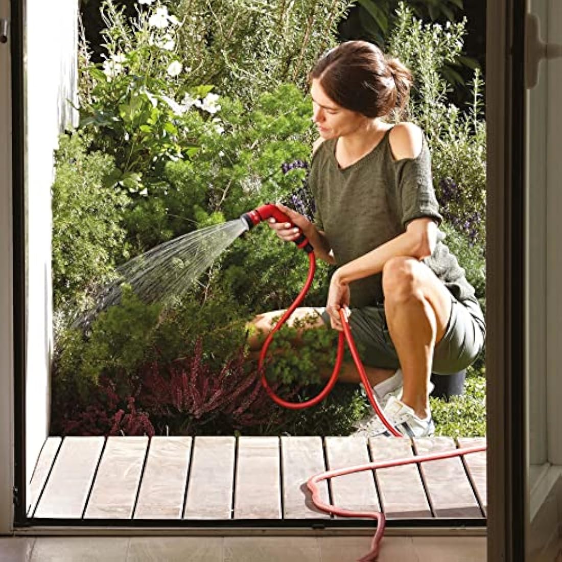 FITT YOYO 30 m, Extendable and Flexible Garden Water Hose Pipe with Multi-Function Spray Gun, Red